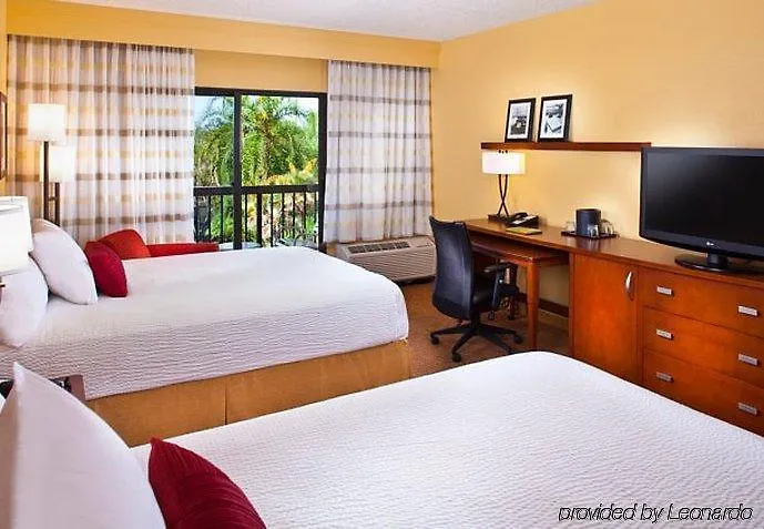 Courtyard Tampa Westshore/Airport 3*,